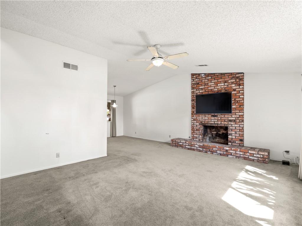 5197 E Hamilton, Fresno, CA 93727