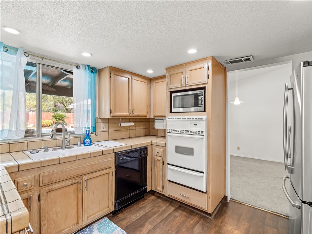 5197 E Hamilton, Fresno, CA 93727