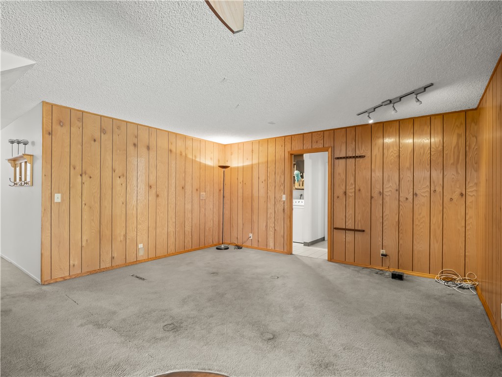 5197 E Hamilton, Fresno, CA 93727