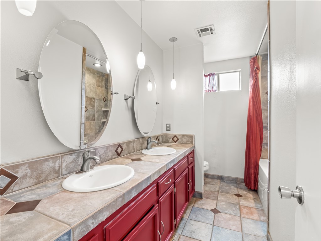 5197 E Hamilton, Fresno, CA 93727