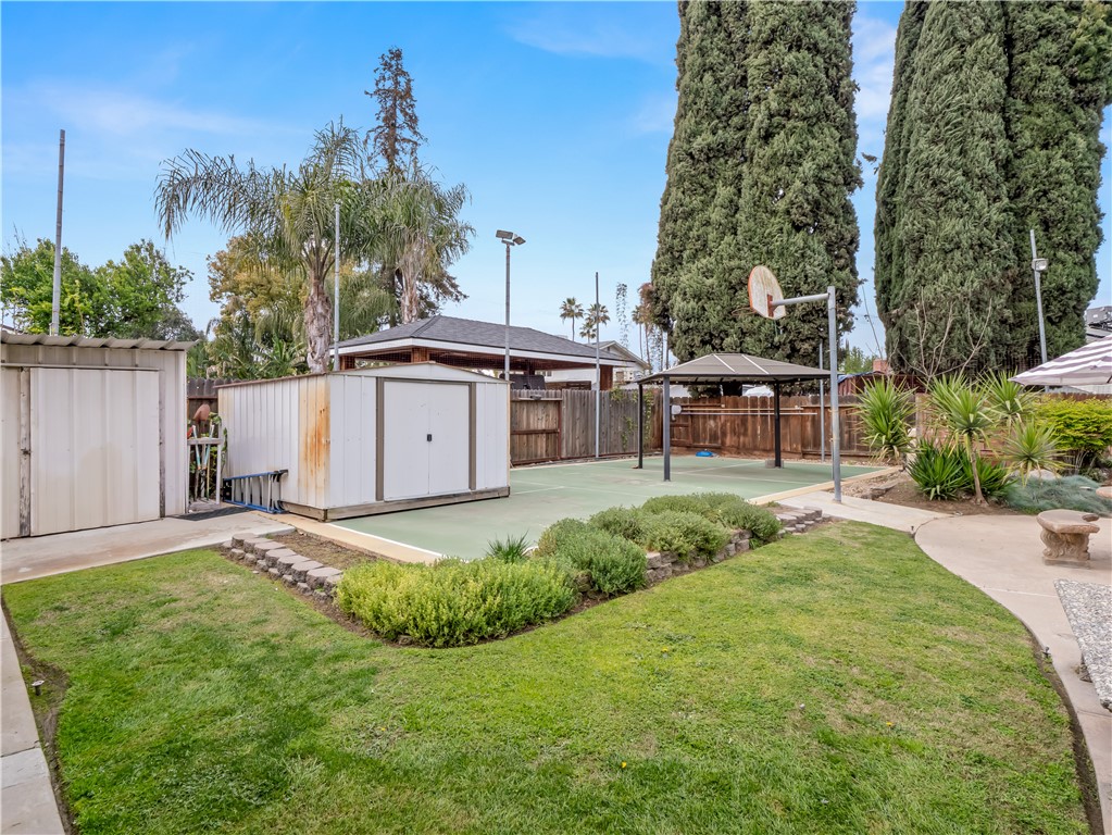 5197 E Hamilton, Fresno, CA 93727