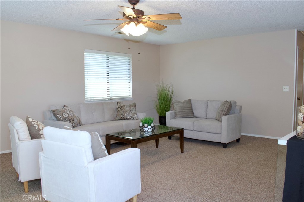 1721 Holland Ave, Clovis, CA 93611