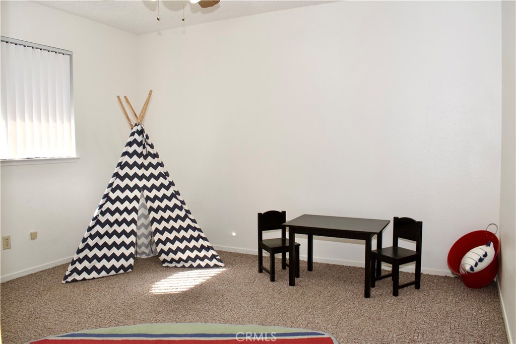 1721 Holland Ave, Clovis, CA 93611