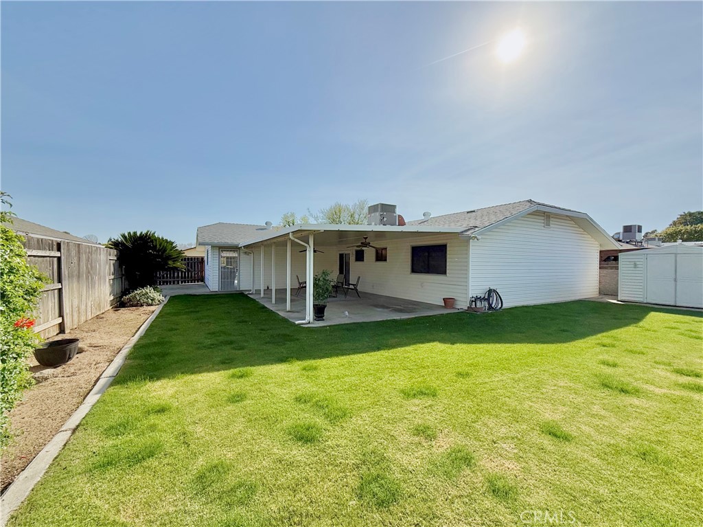 1721 Holland Ave, Clovis, CA 93611