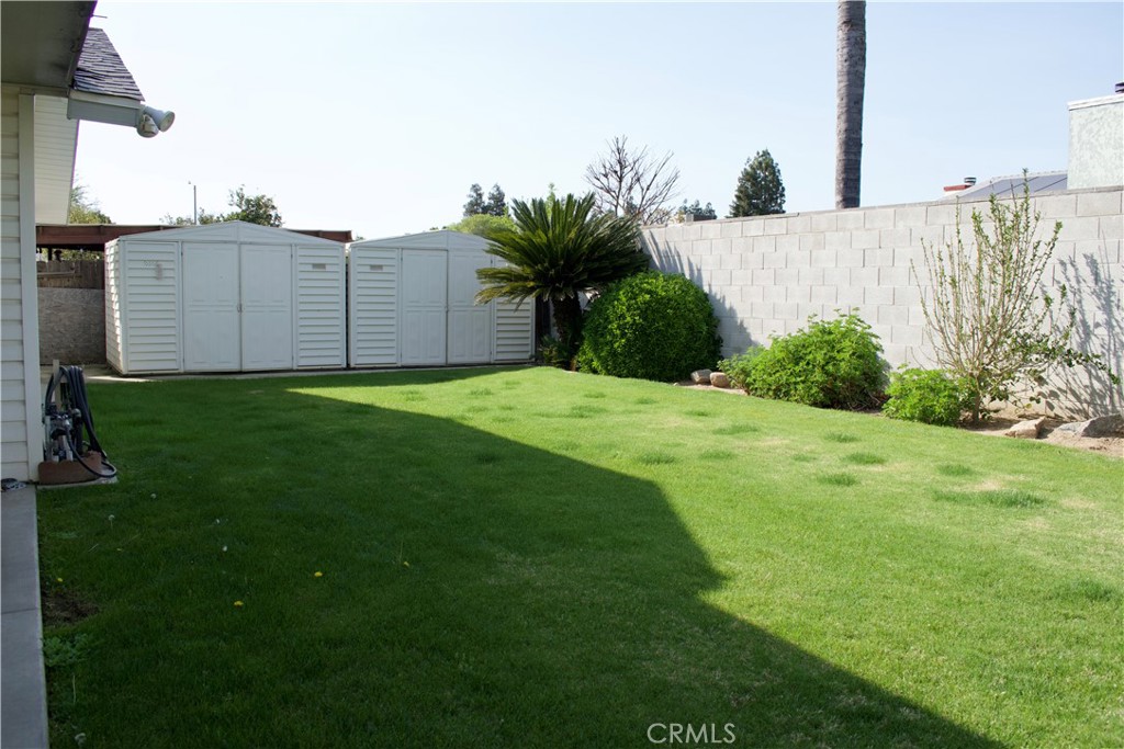 1721 Holland Ave, Clovis, CA 93611