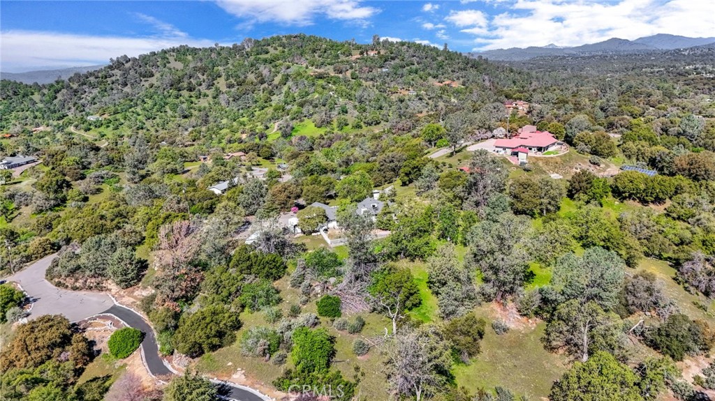 33867 Jennifer Ct, Coarsegold, CA 93614