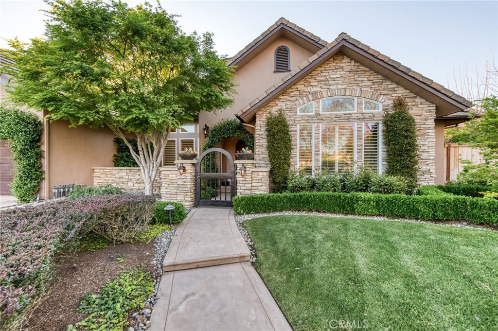 3350 E Via Montiano, Clovis, CA 93619