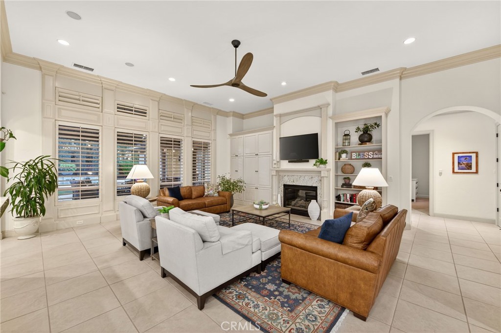 3350 E Via Montiano, Clovis, CA 93619