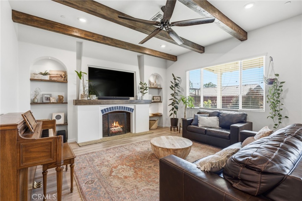 588 Overstone Ave, Madera, CA 93636