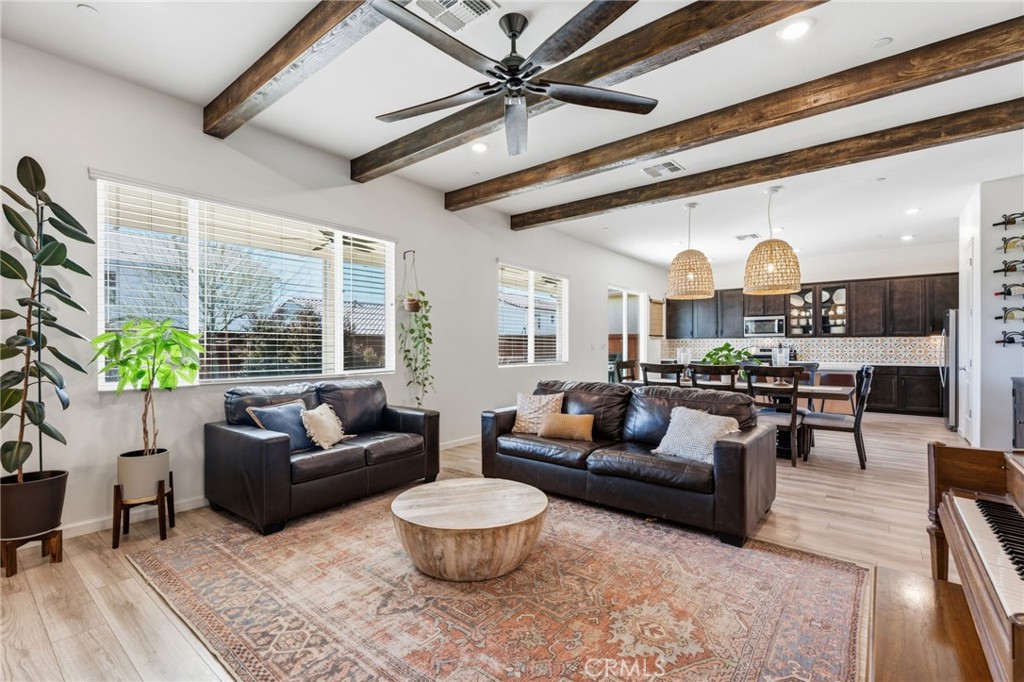 588 Overstone Ave, Madera, CA 93636