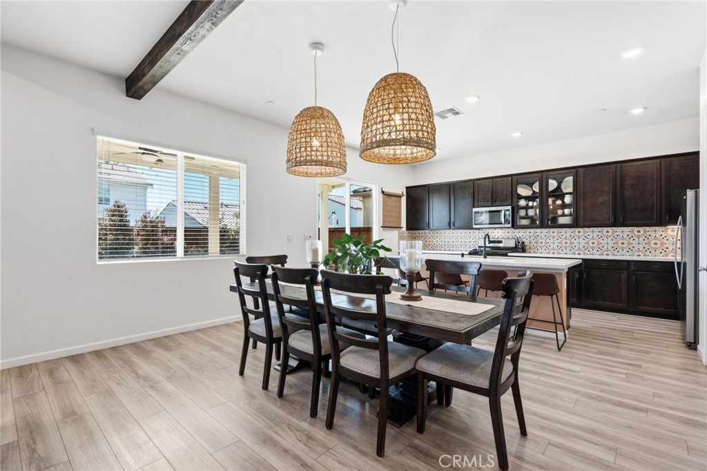 588 Overstone Ave, Madera, CA 93636