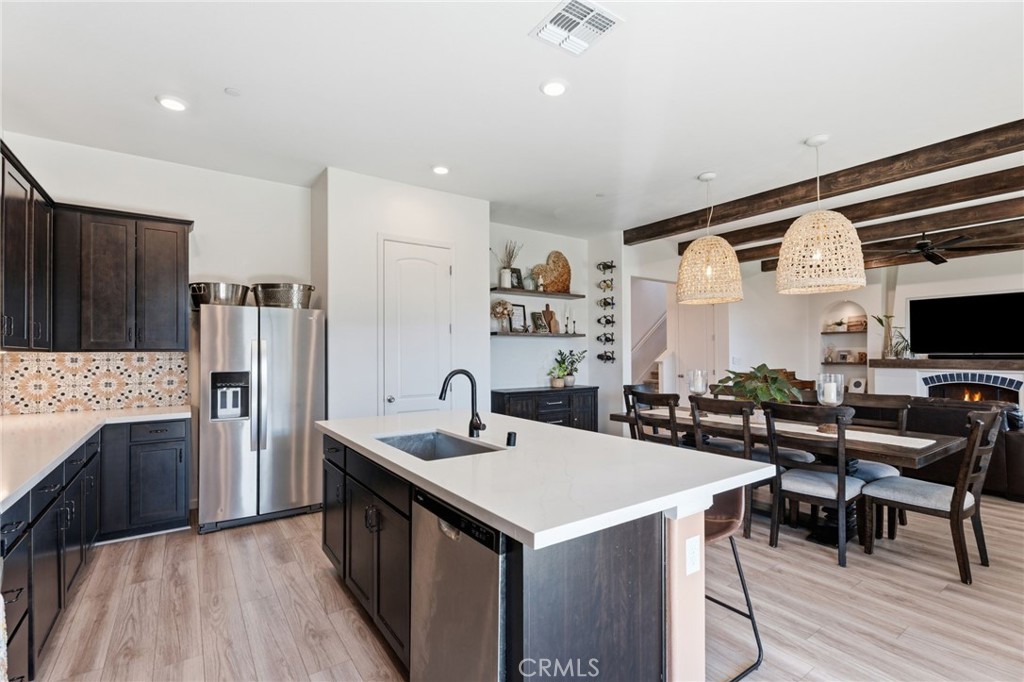 588 Overstone Ave, Madera, CA 93636