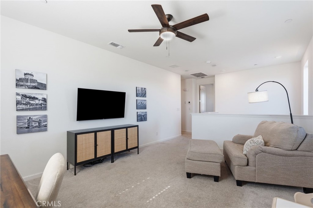 588 Overstone Ave, Madera, CA 93636