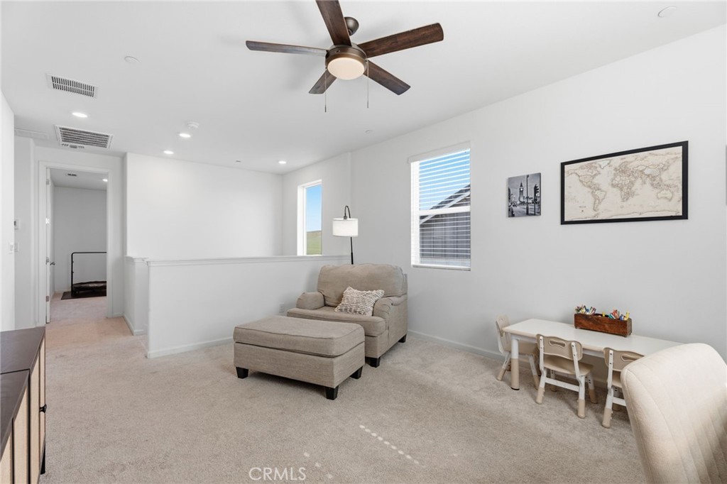 588 Overstone Ave, Madera, CA 93636