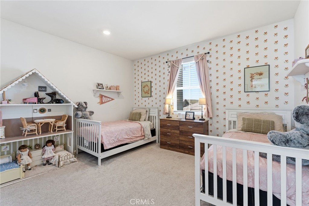 588 Overstone Ave, Madera, CA 93636