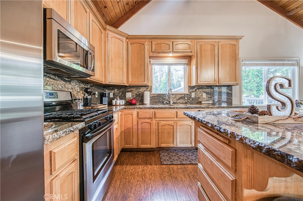 37748 Marina View Drive, Bass Lake, CA 93604