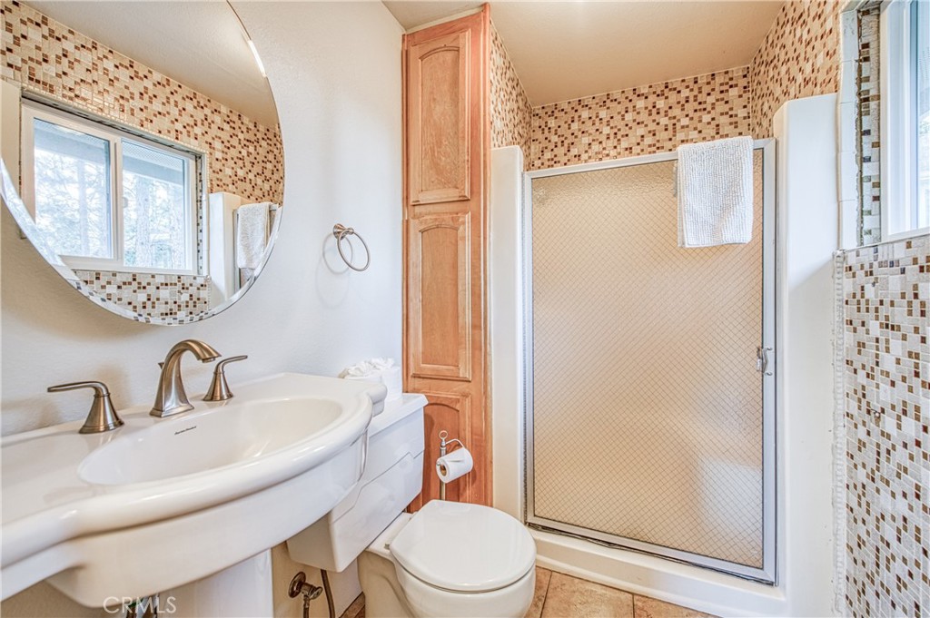 37748 Marina View Drive, Bass Lake, CA 93604