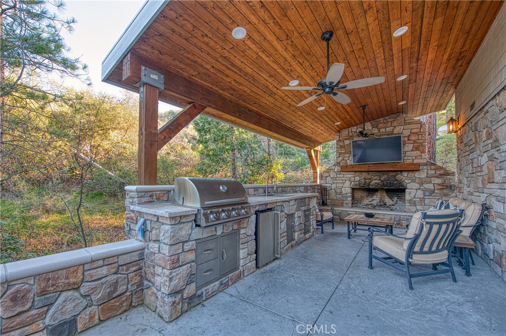 37748 Marina View Drive, Bass Lake, CA 93604