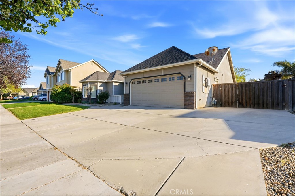 1005 Jubilee Ct, Lemoore, CA 93245