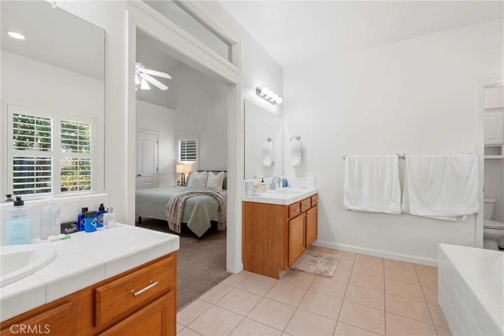 1005 Jubilee Ct, Lemoore, CA 93245