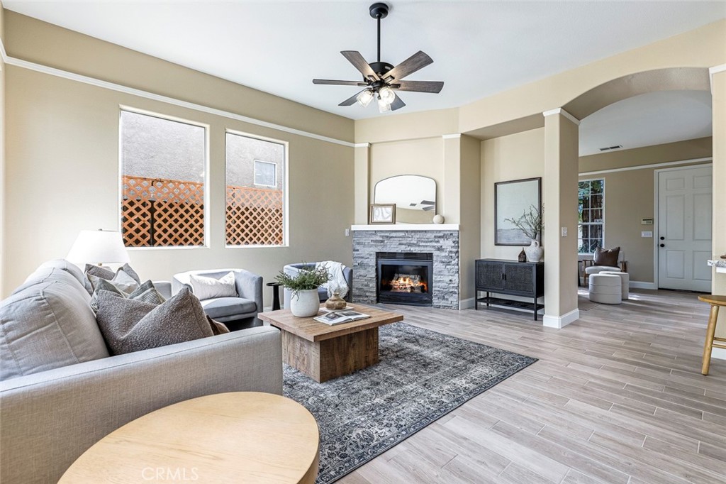 2735 Swift Ave, Clovis, CA 93611