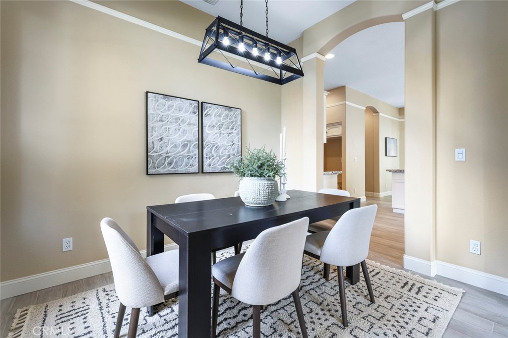 2735 Swift Ave, Clovis, CA 93611