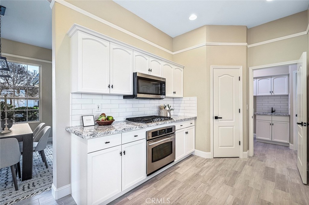 2735 Swift Ave, Clovis, CA 93611