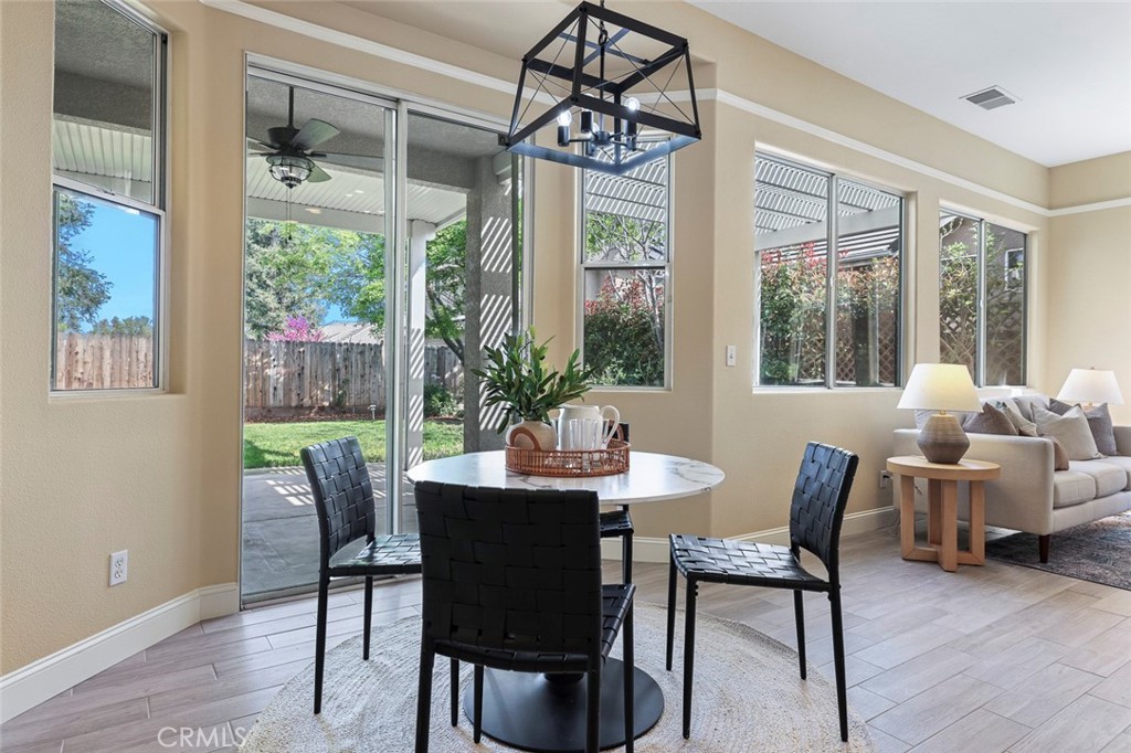 2735 Swift Ave, Clovis, CA 93611