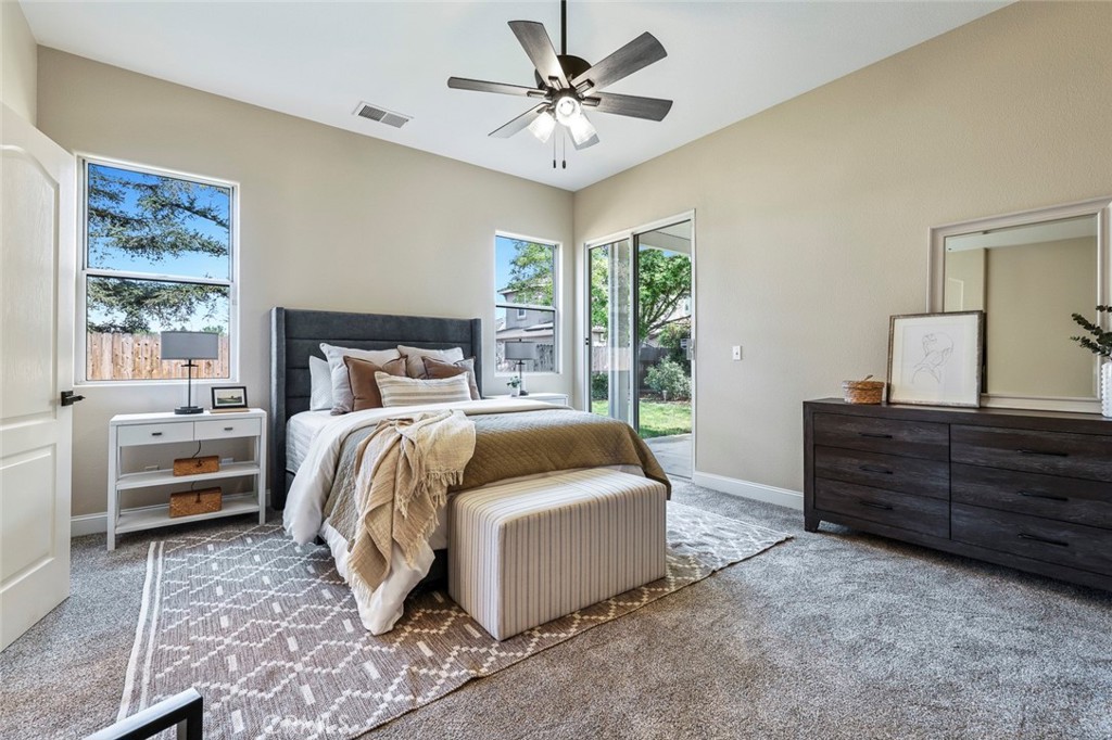 2735 Swift Ave, Clovis, CA 93611