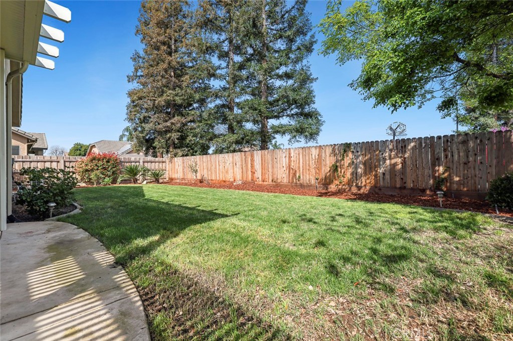 2735 Swift Ave, Clovis, CA 93611