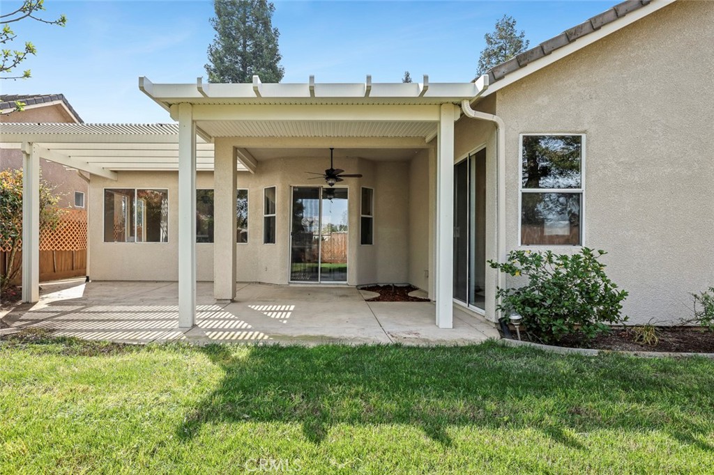 2735 Swift Ave, Clovis, CA 93611