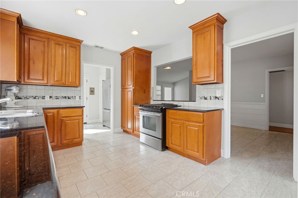 1647 N Harrison, Fresno, CA 93704