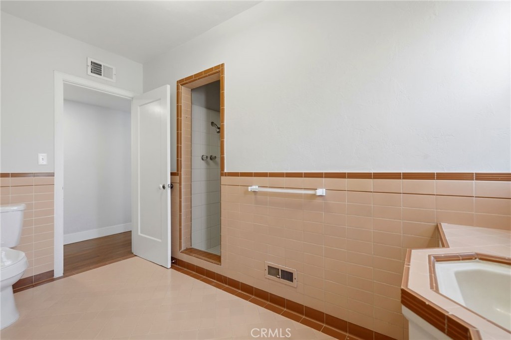 1647 N Harrison, Fresno, CA 93704