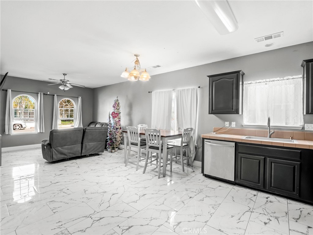 337 Ramona, Orange Cove, CA 93646