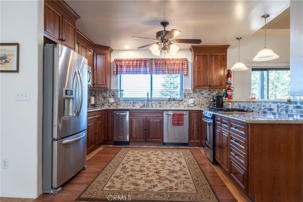 7501 Yosemite Park, Yosemite, CA 95389