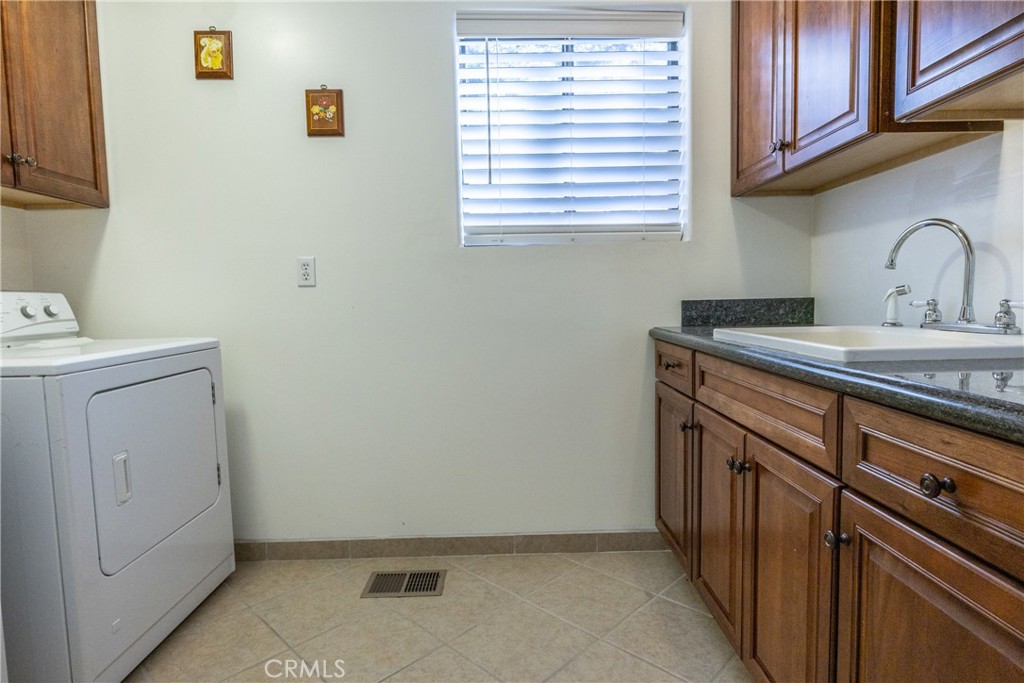 7501 Yosemite Park, Yosemite, CA 95389