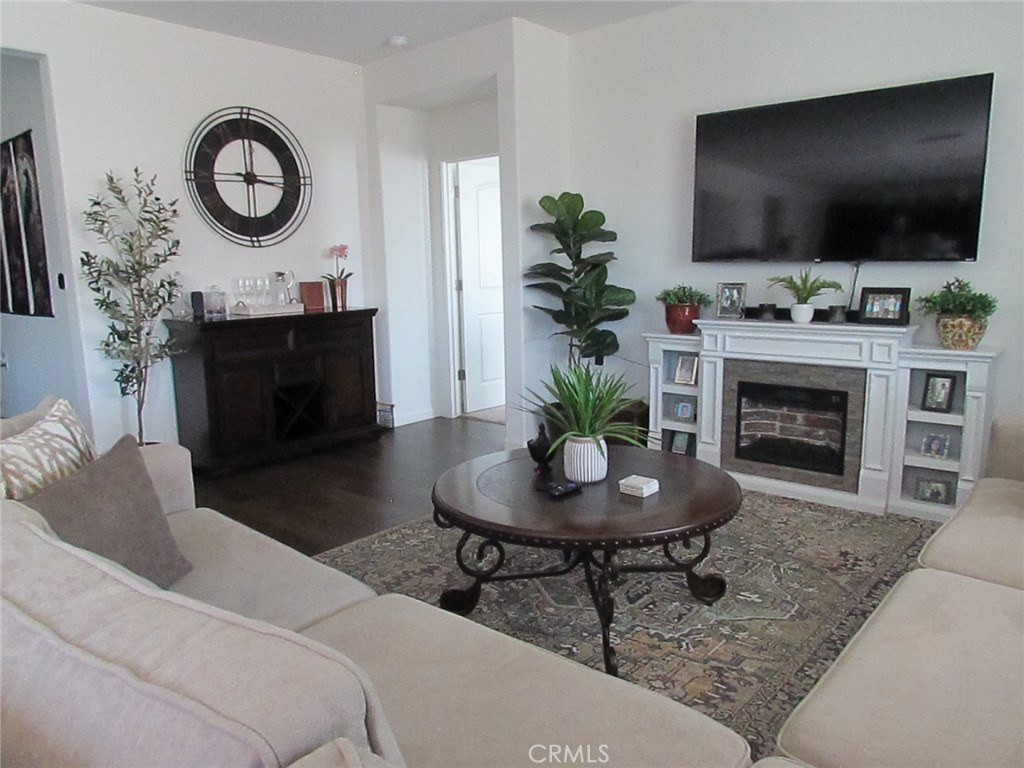 4758 Bellaire, Clovis, CA 93619