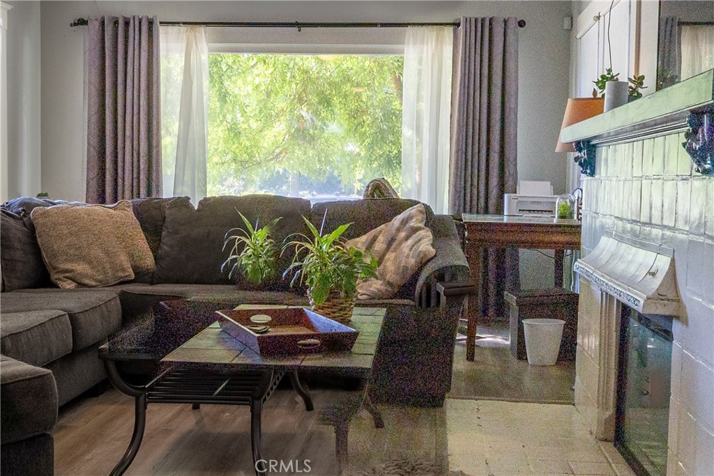 3463 E Kerckhoff, Fresno, CA 93702