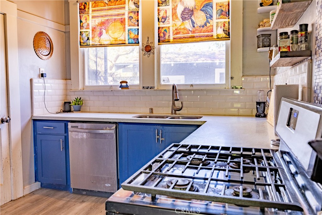 3463 E Kerckhoff, Fresno, CA 93702