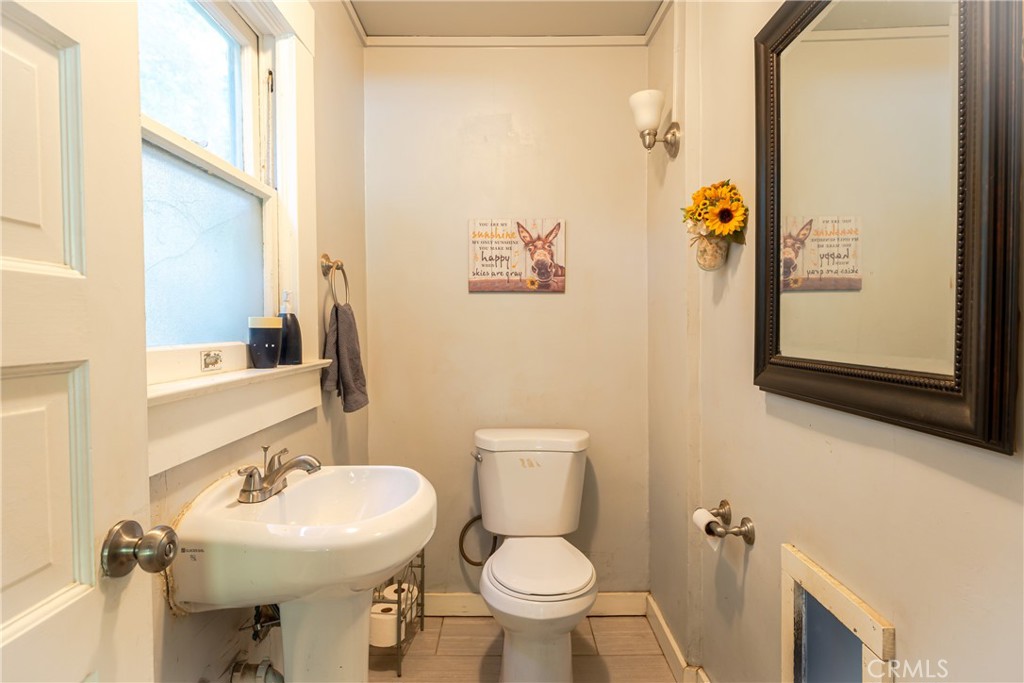 3463 E Kerckhoff, Fresno, CA 93702