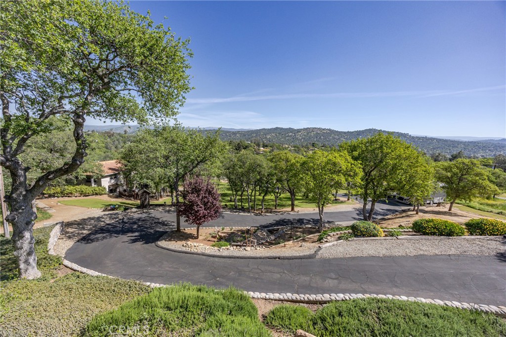 29890 Horseshoe Dr, Coarsegold, CA 93614