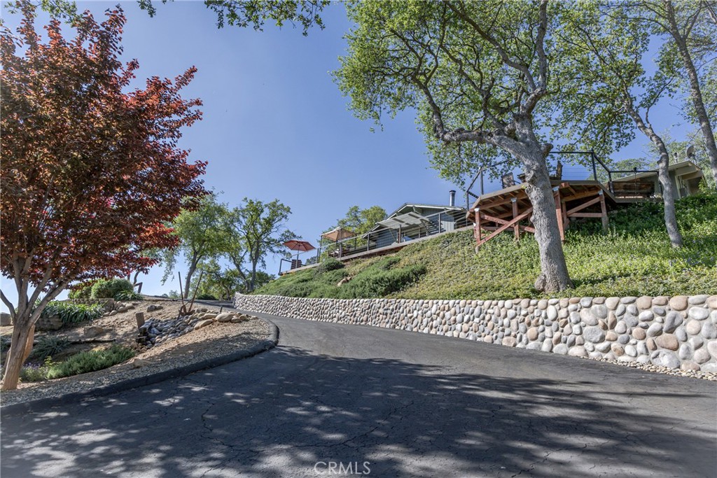 29890 Horseshoe Dr, Coarsegold, CA 93614