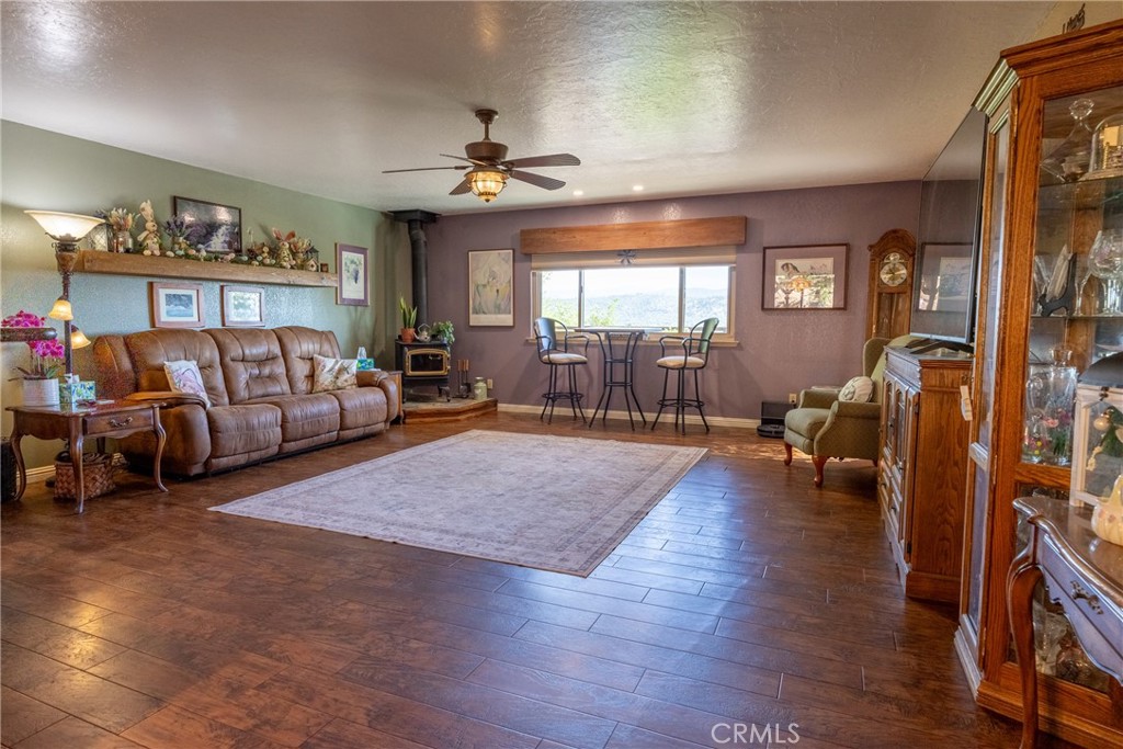 29890 Horseshoe Dr, Coarsegold, CA 93614