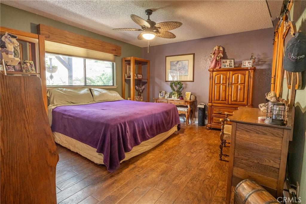 29890 Horseshoe Dr, Coarsegold, CA 93614