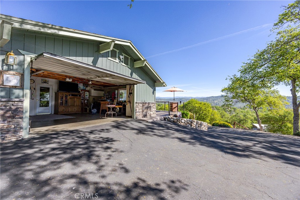 29890 Horseshoe Dr, Coarsegold, CA 93614