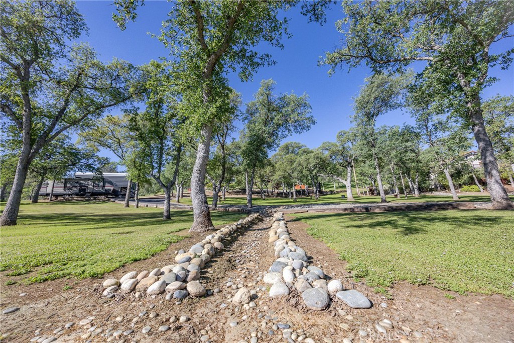 29890 Horseshoe Dr, Coarsegold, CA 93614