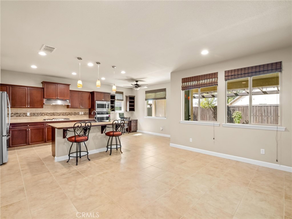 1178 Blackwood, Clovis, CA 93619