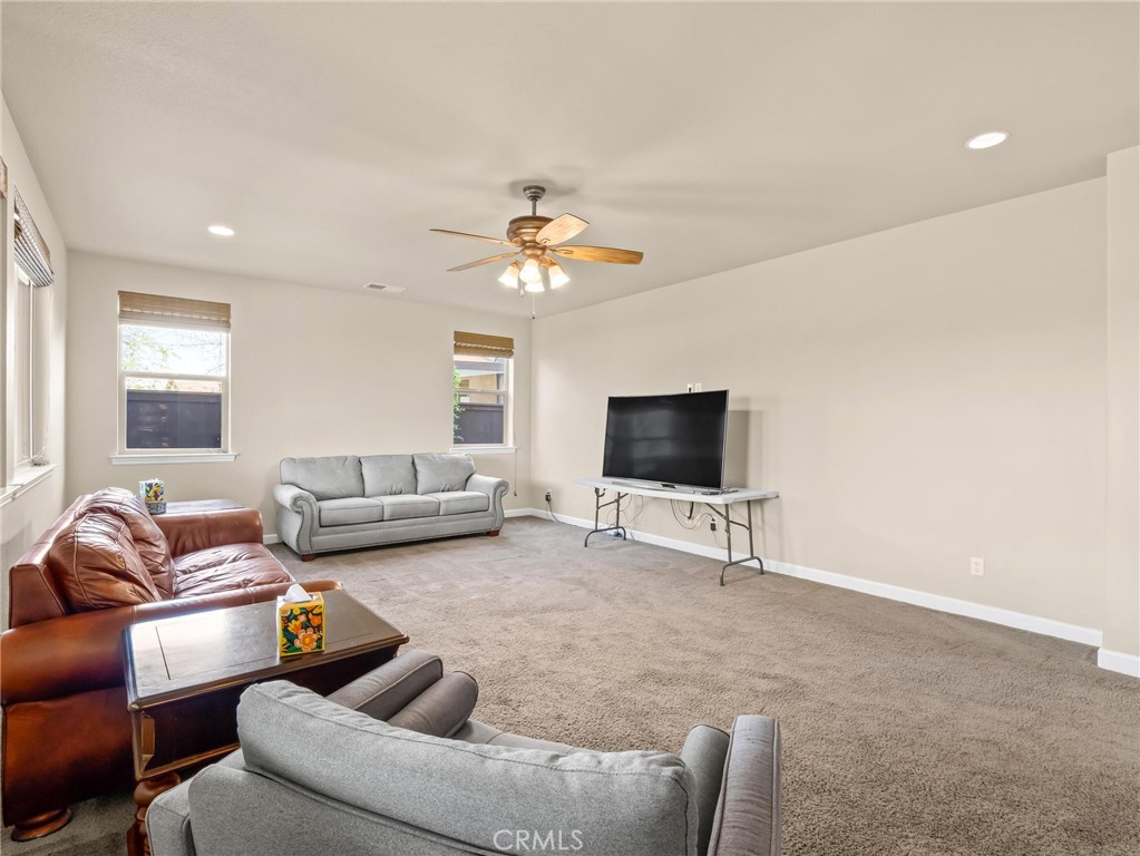 1178 Blackwood, Clovis, CA 93619