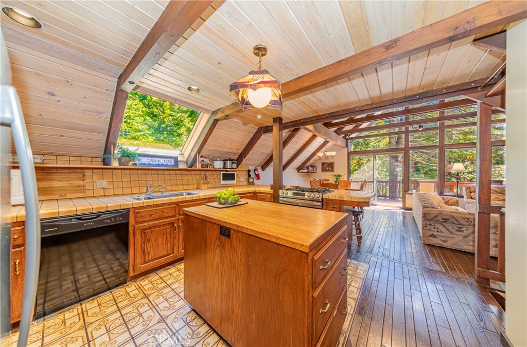 1163 Silver Tip, Fish Camp, CA 93623