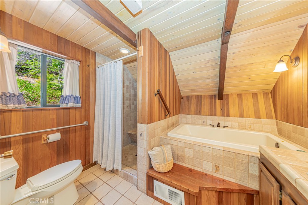 1163 Silver Tip, Fish Camp, CA 93623